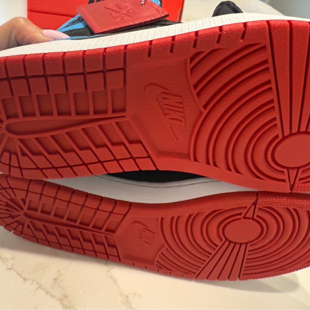 Nike women's  - Red, Black, Blue - Picture 7 of 10